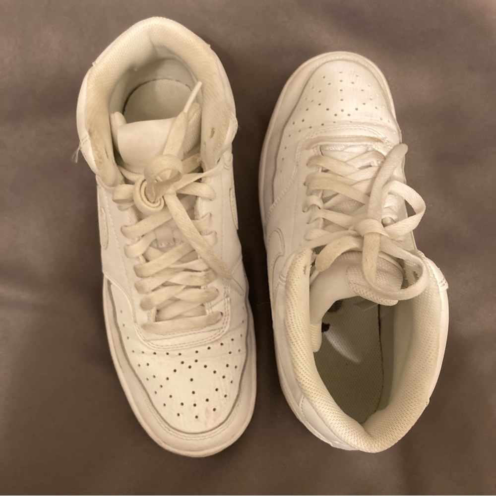 Nike shoes - Picture 5 of 9